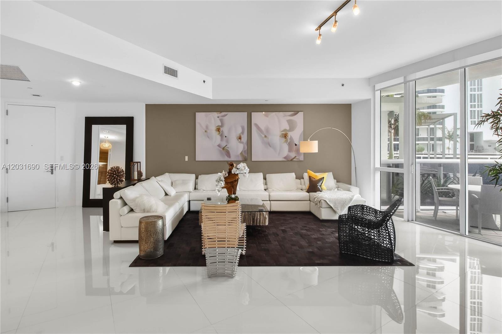 15811 Collins Ave #403 Sunny Isles Beach, FL 33160