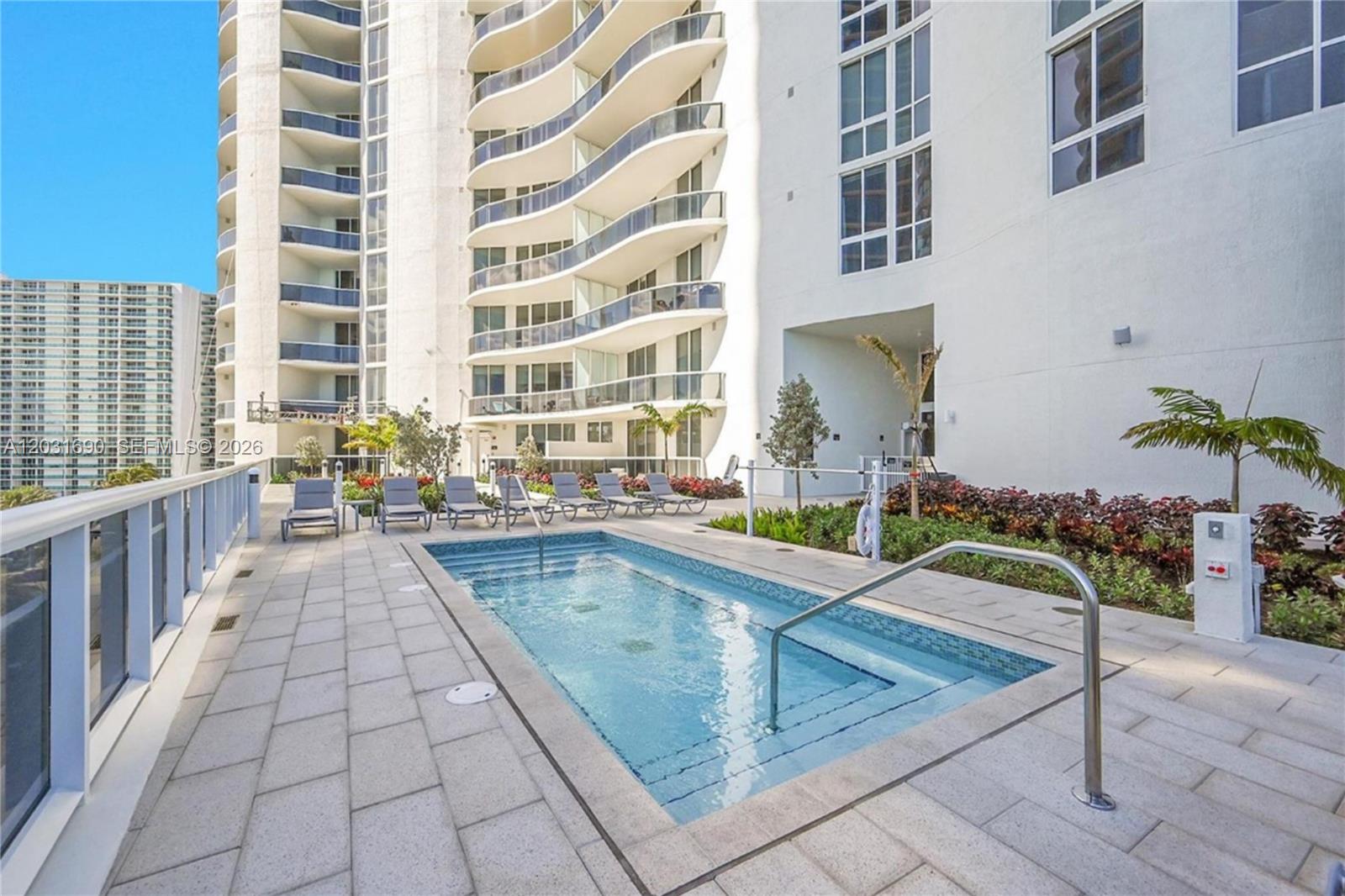 15811 Collins Ave #403 Sunny Isles Beach, FL 33160