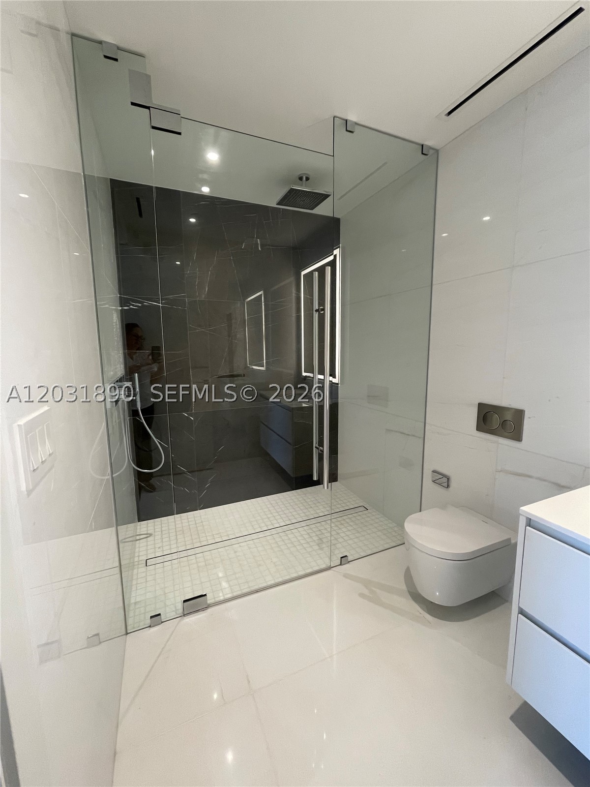 image Aston Martin Residences13