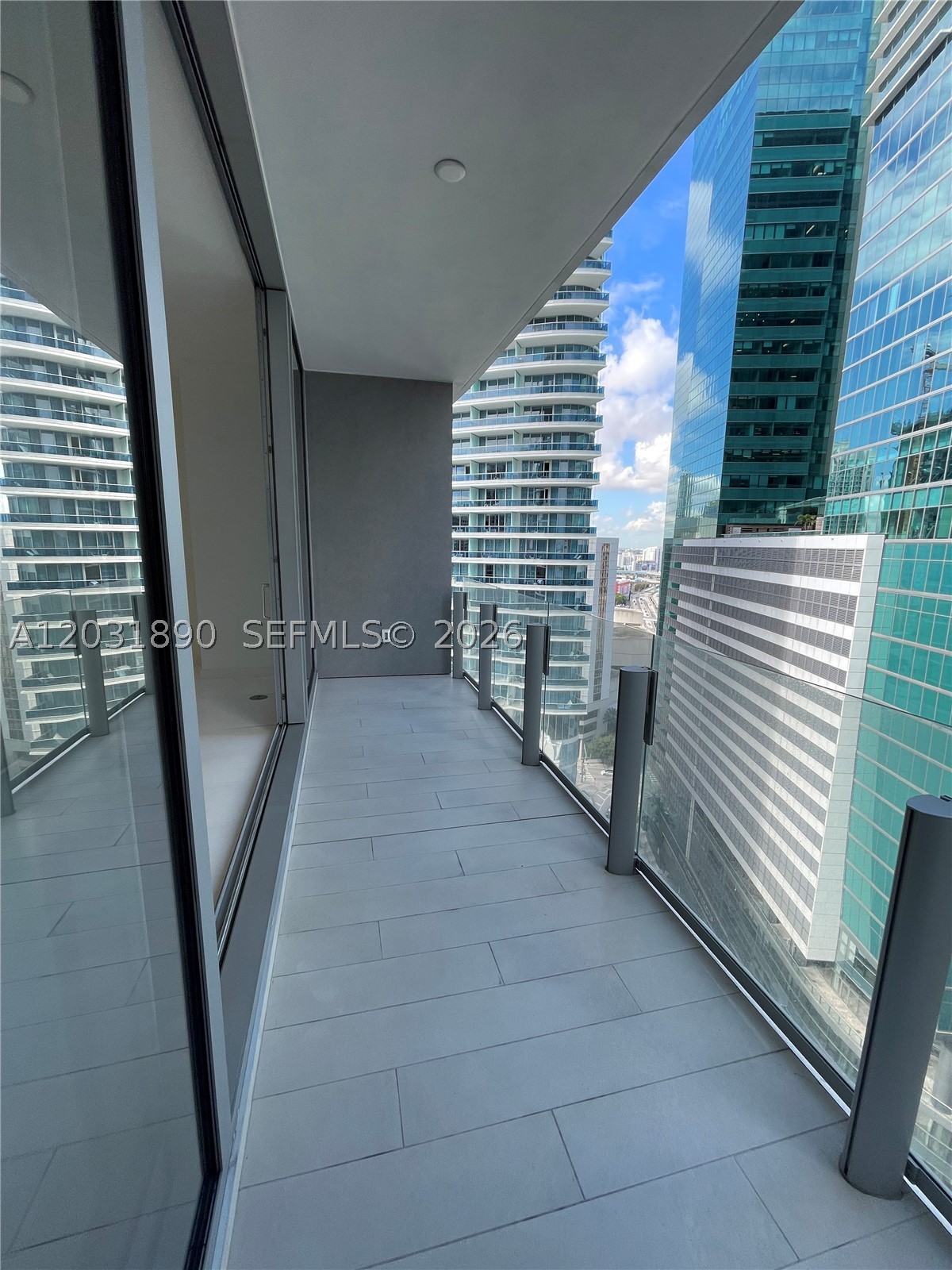 image Aston Martin Residences16