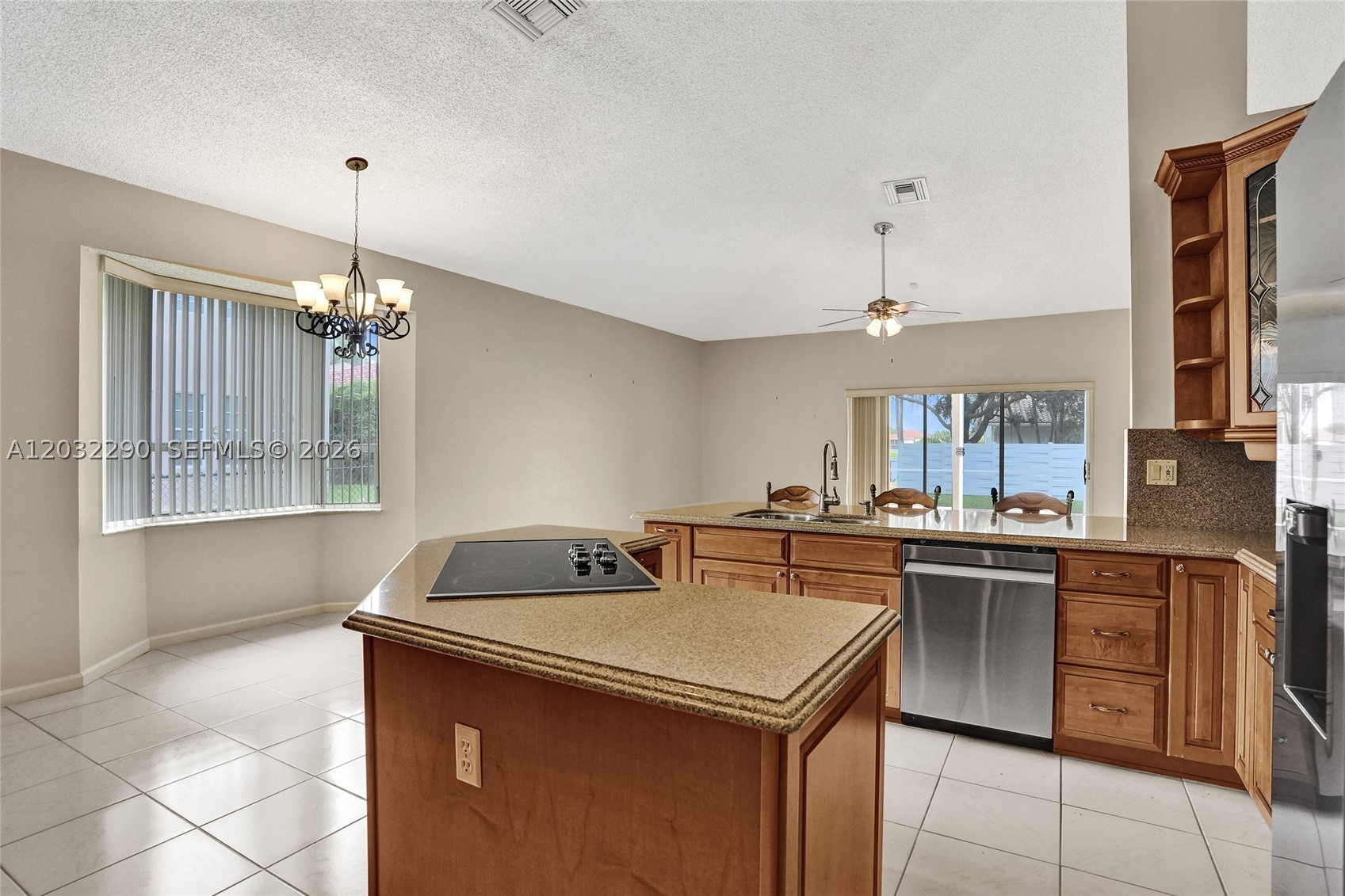8269 NW 40th Ct Coral Springs, FL 33065