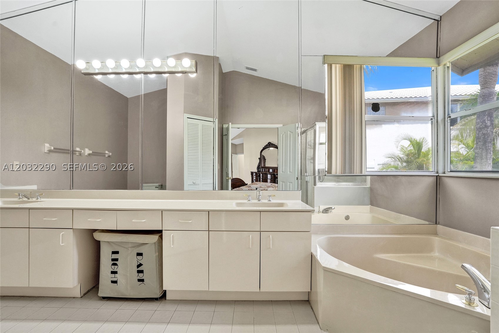 8269 NW 40th Ct Coral Springs, FL 33065