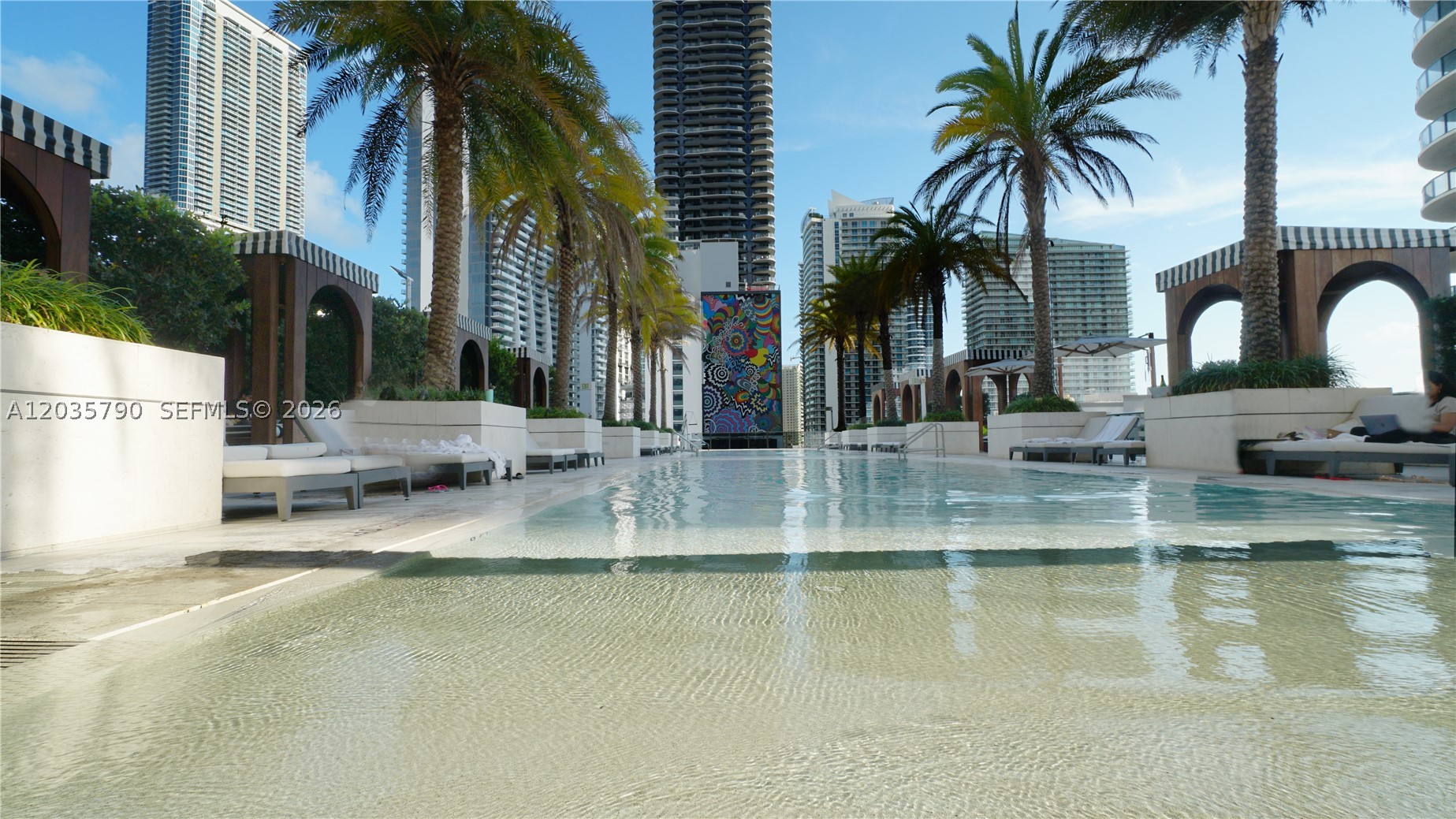 image SLS Lux44