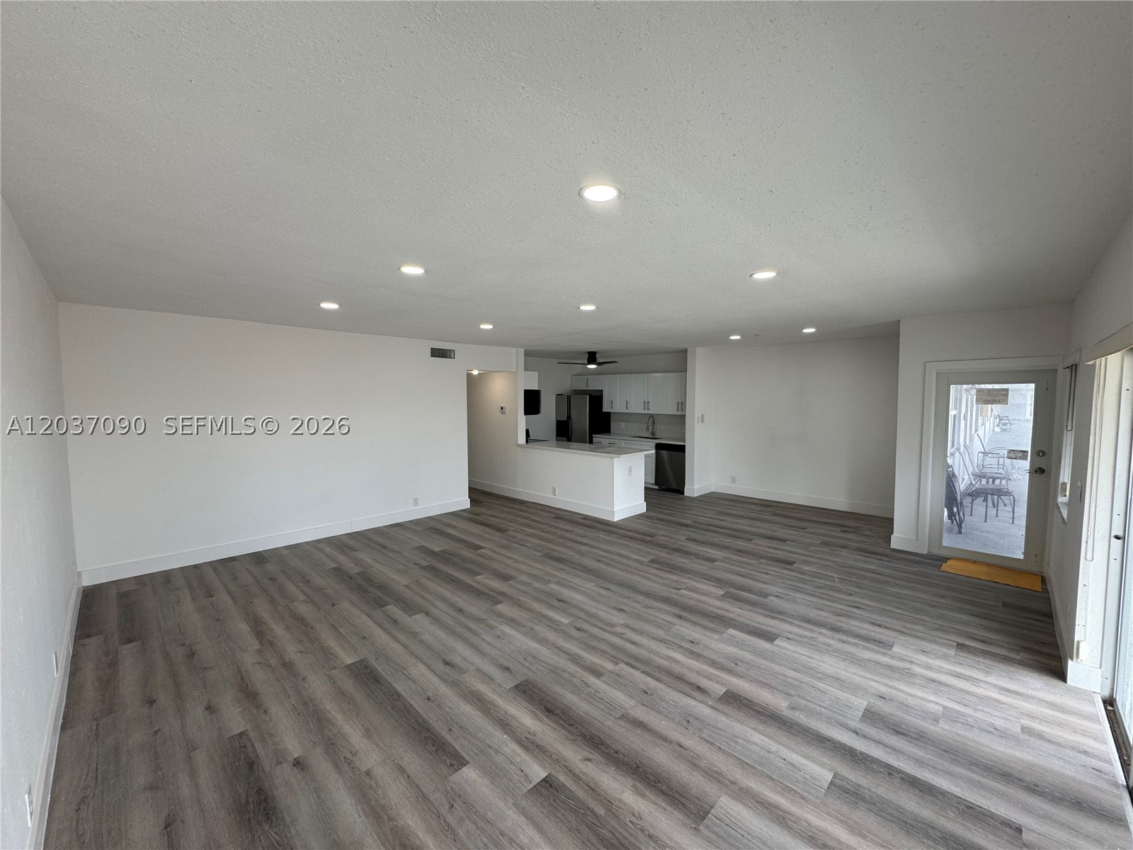 630 Layne Blvd #211