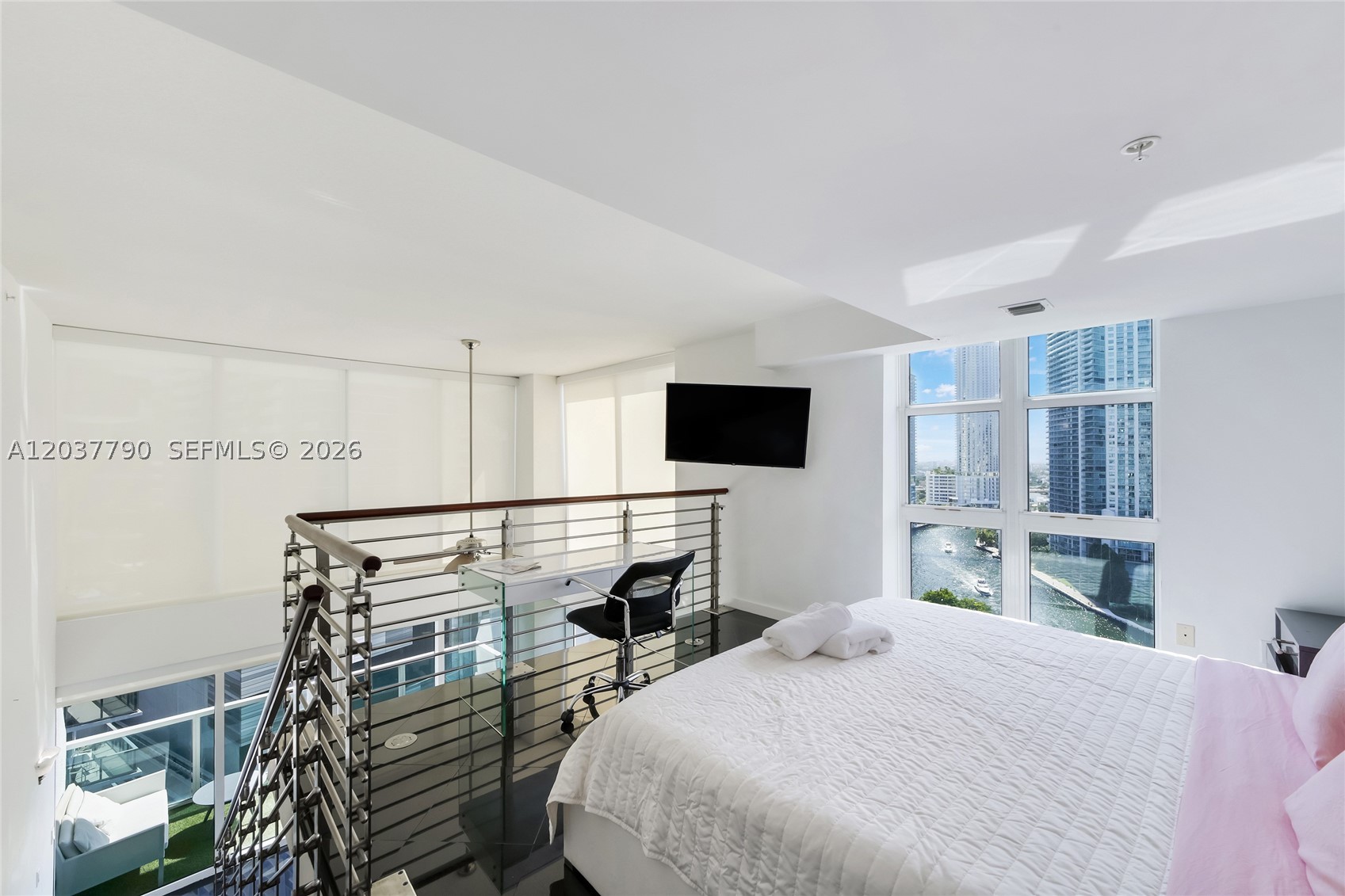 image Brickell on the River South32