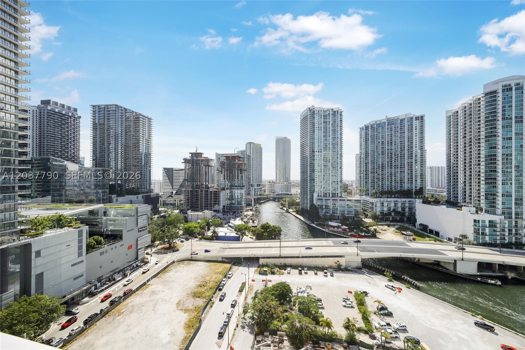 image Brickell on the River South44