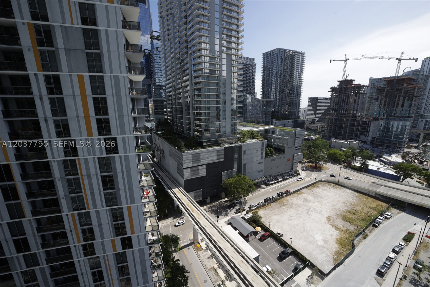 image Brickell on the River South50