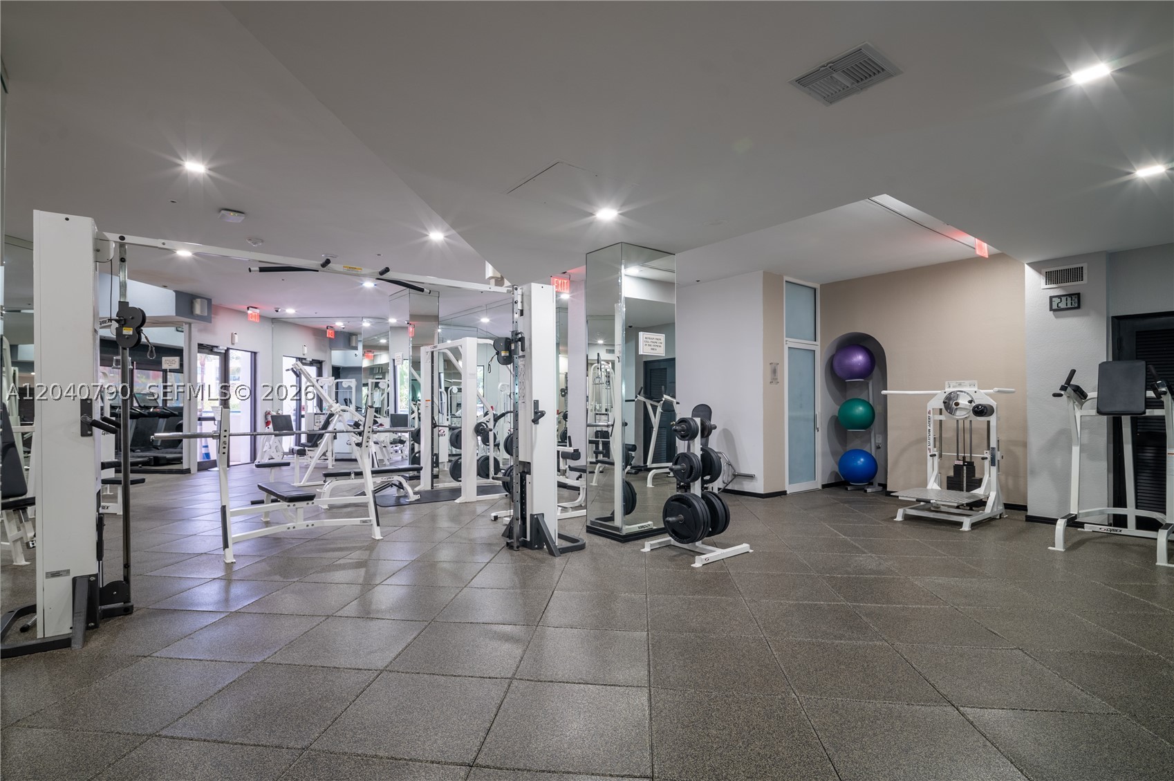 1581 Brickell Ave #PH104 Miami, FL 33129