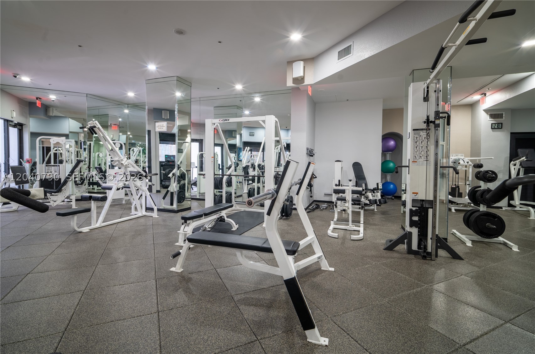 1581 Brickell Ave #PH104 Miami, FL 33129