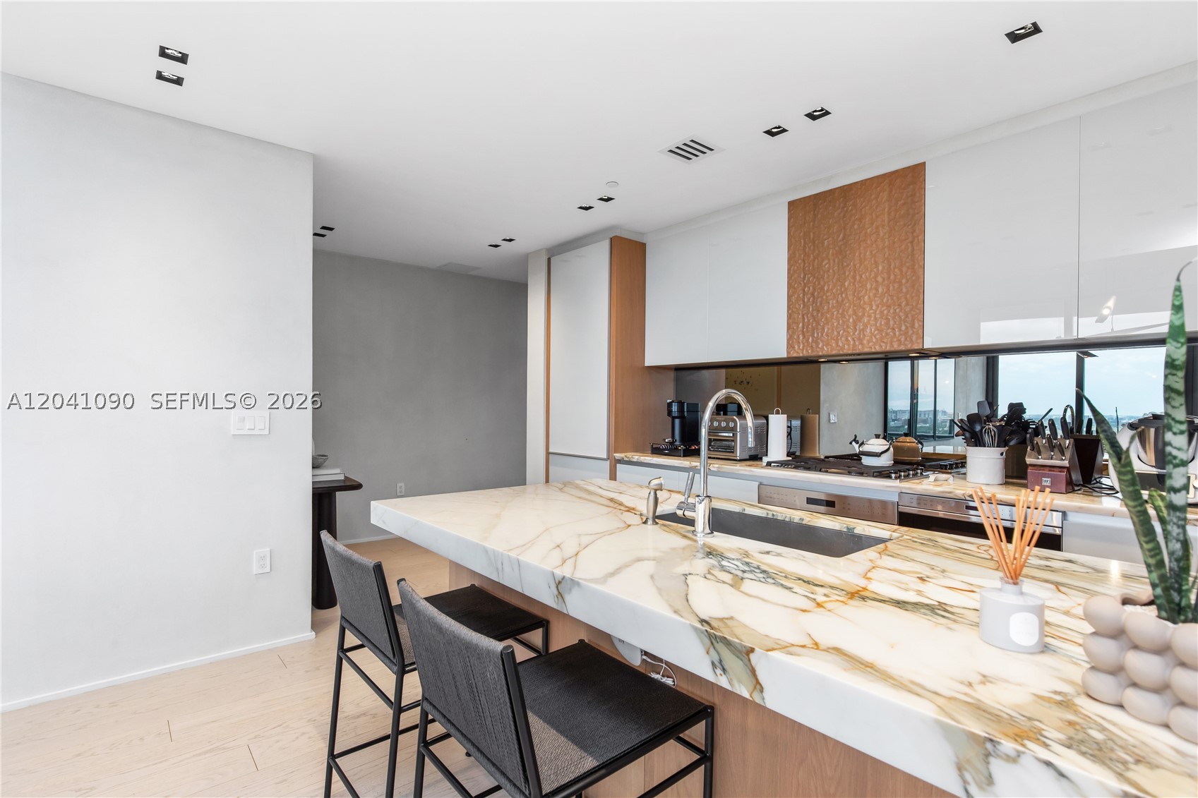 image Park Grove Club Residences7