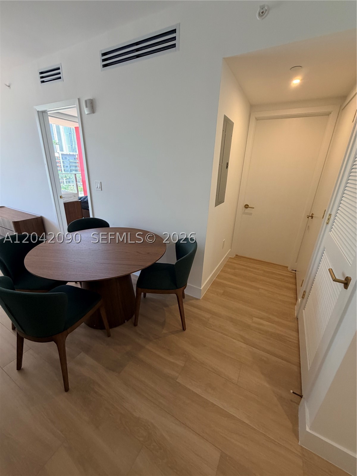 90 NE 32nd St #706 Miami, FL 33137