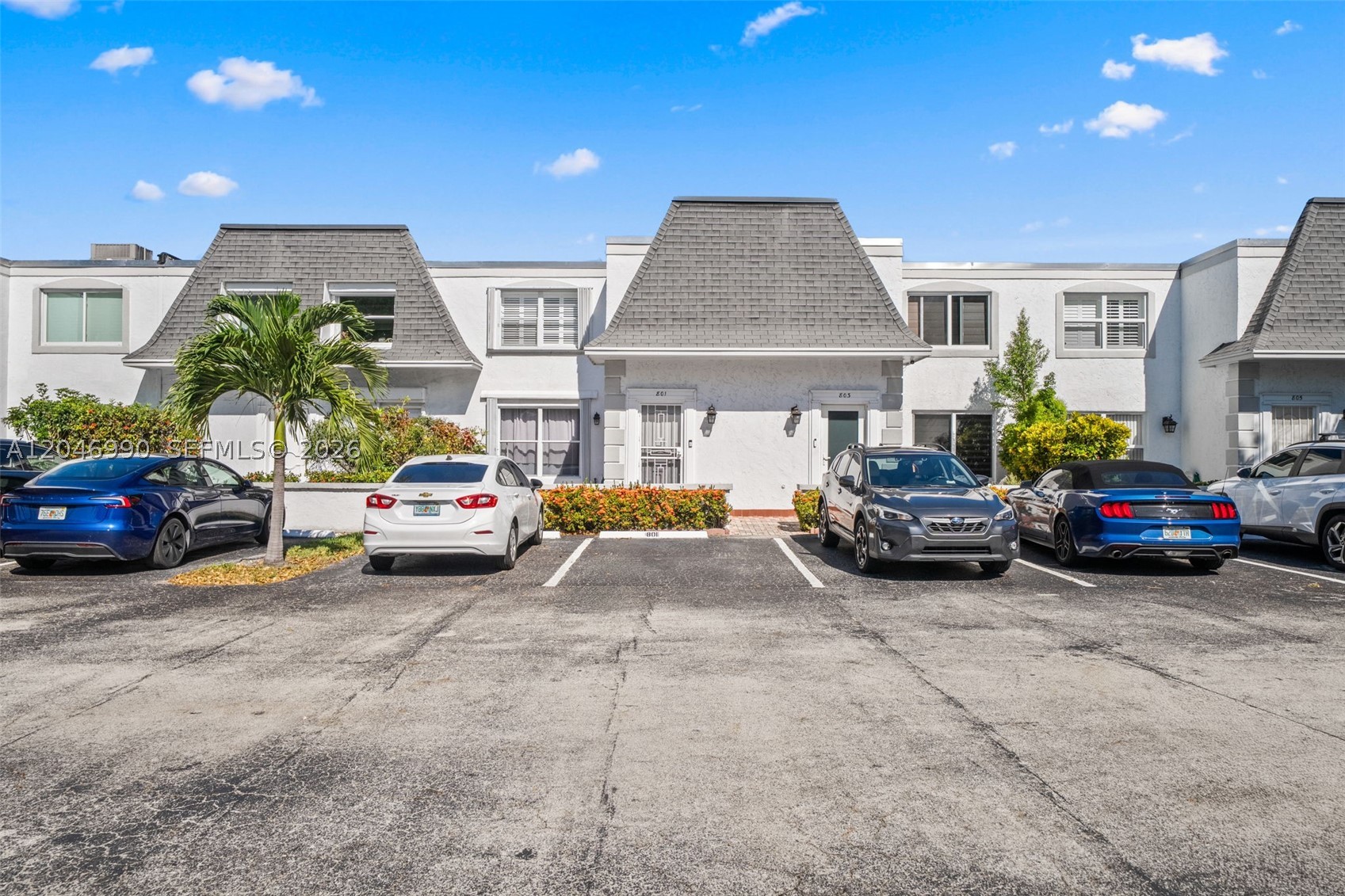 801 NE 27th Ave