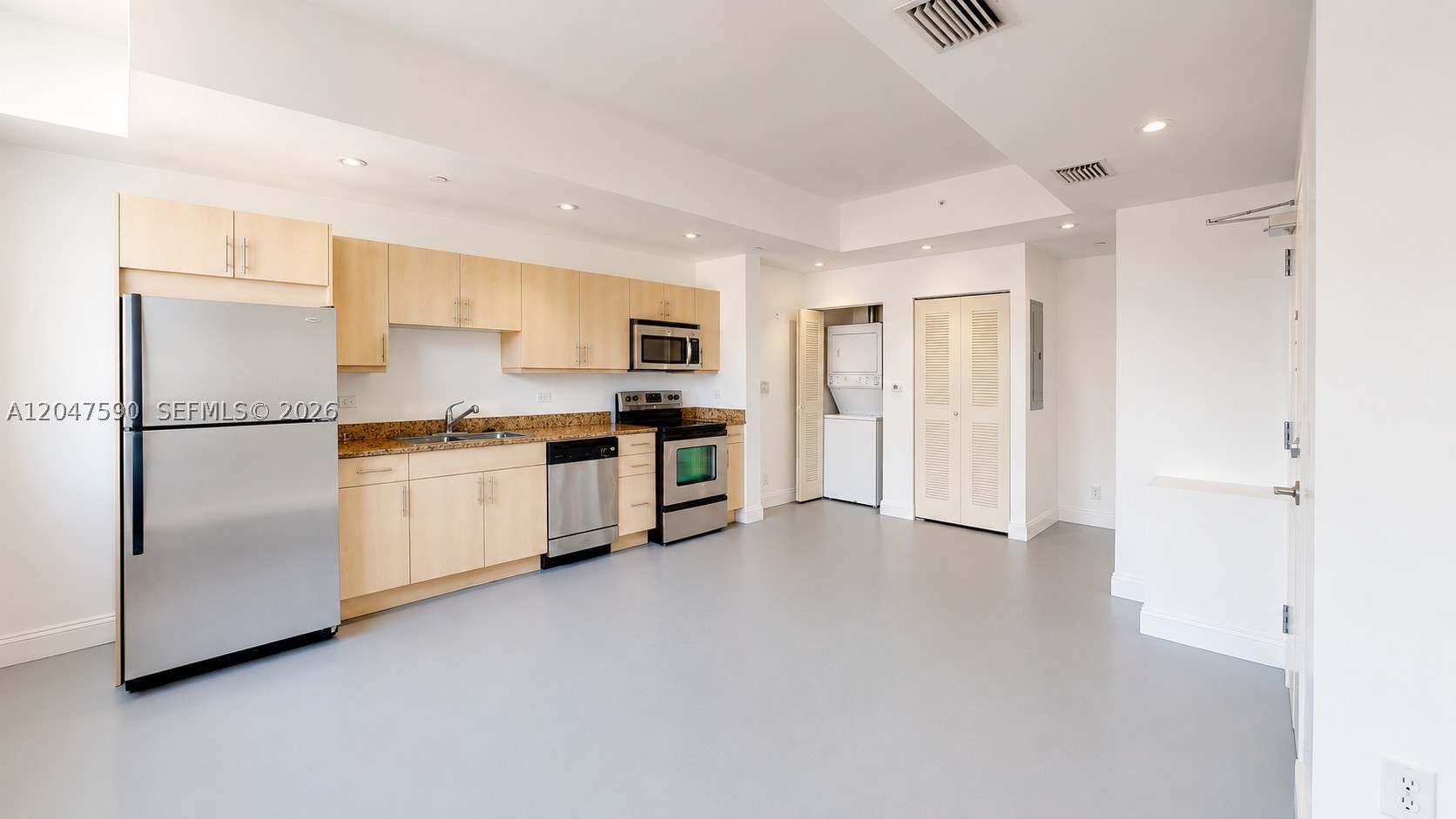 111 E Flagler St #810