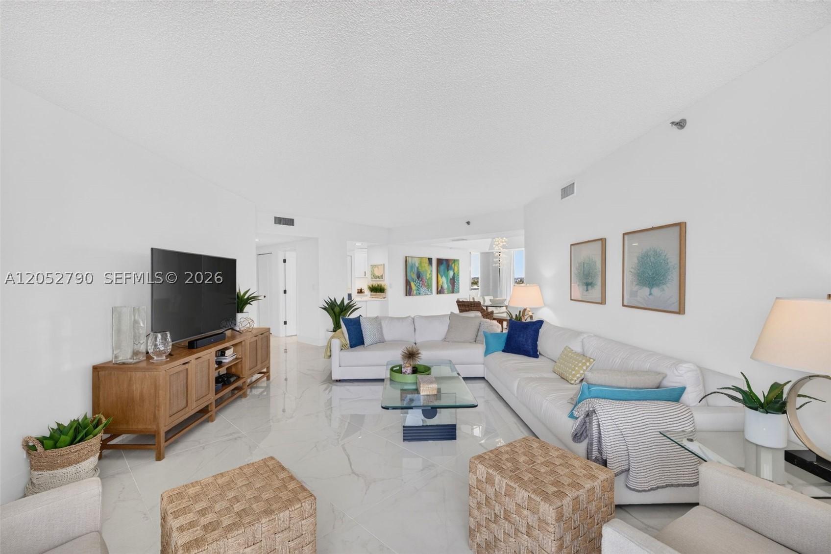 2800 Island Bl #904 Aventura, FL 33160