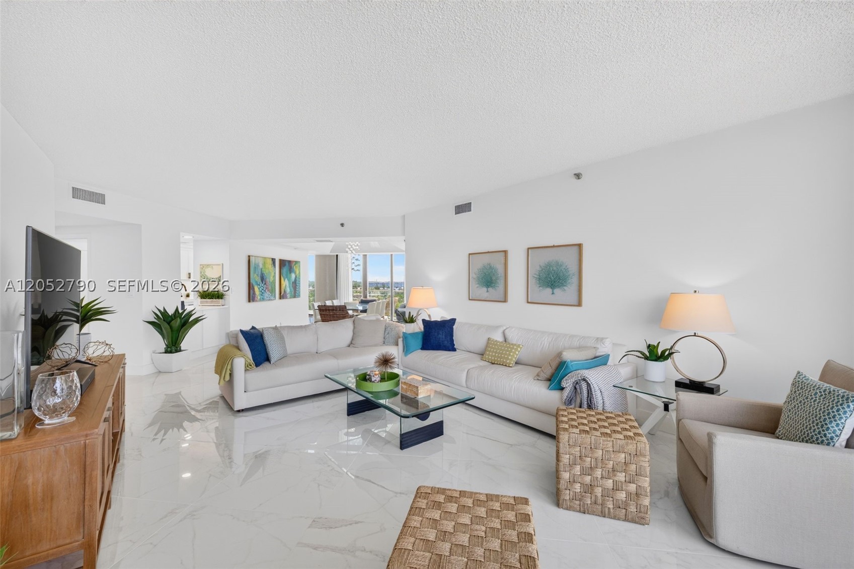 2800 Island Bl #904 Aventura, FL 33160