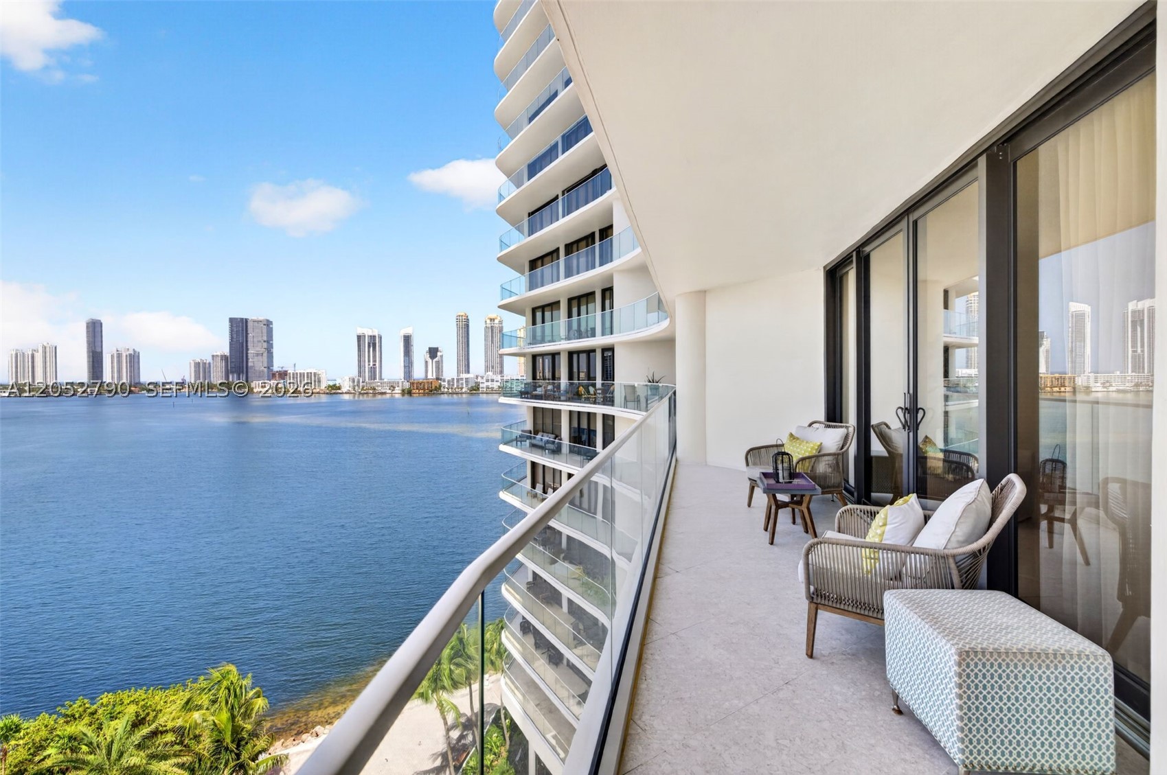 2800 Island Bl #904 Aventura, FL 33160
