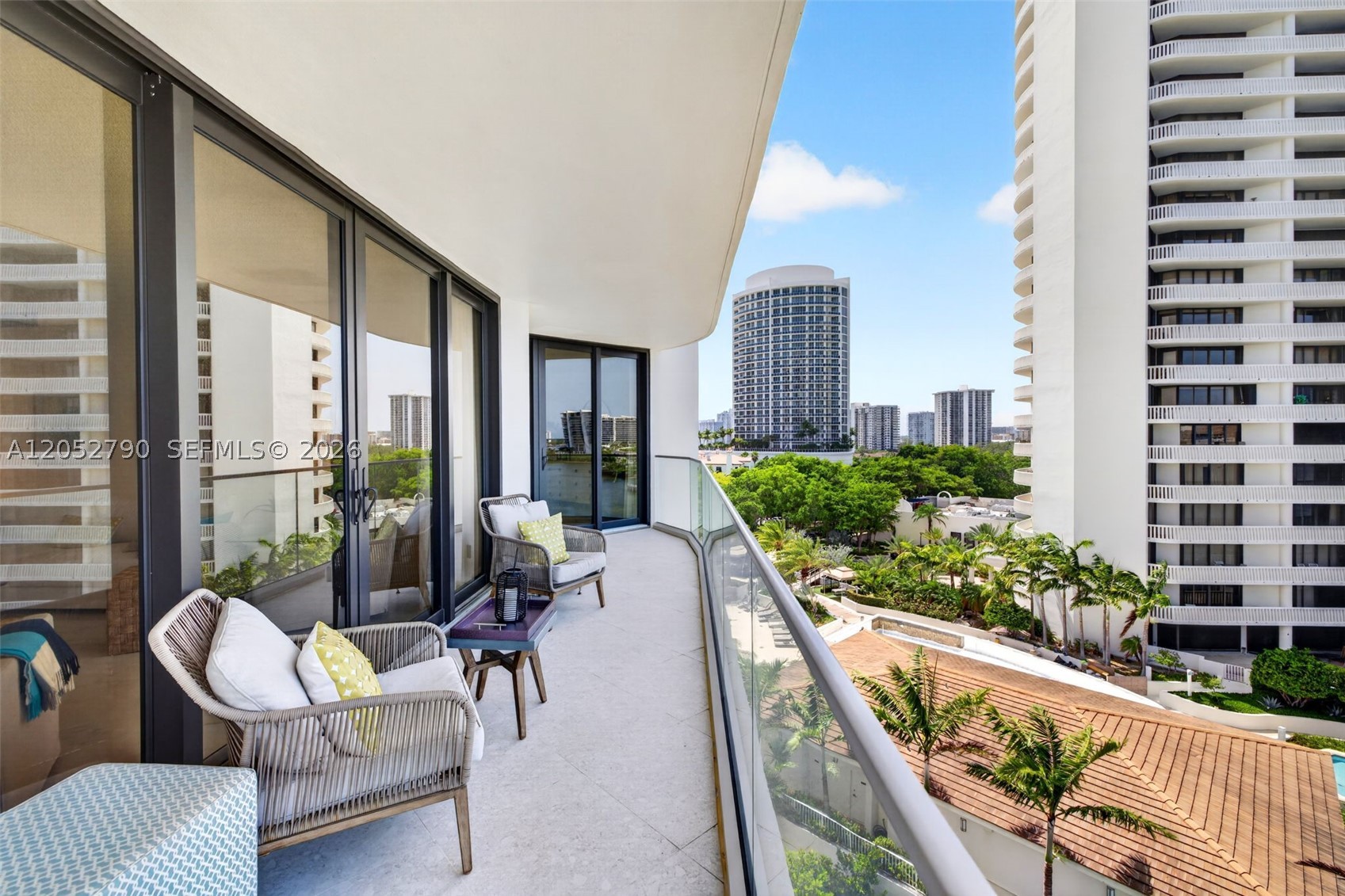 2800 Island Bl #904 Aventura, FL 33160