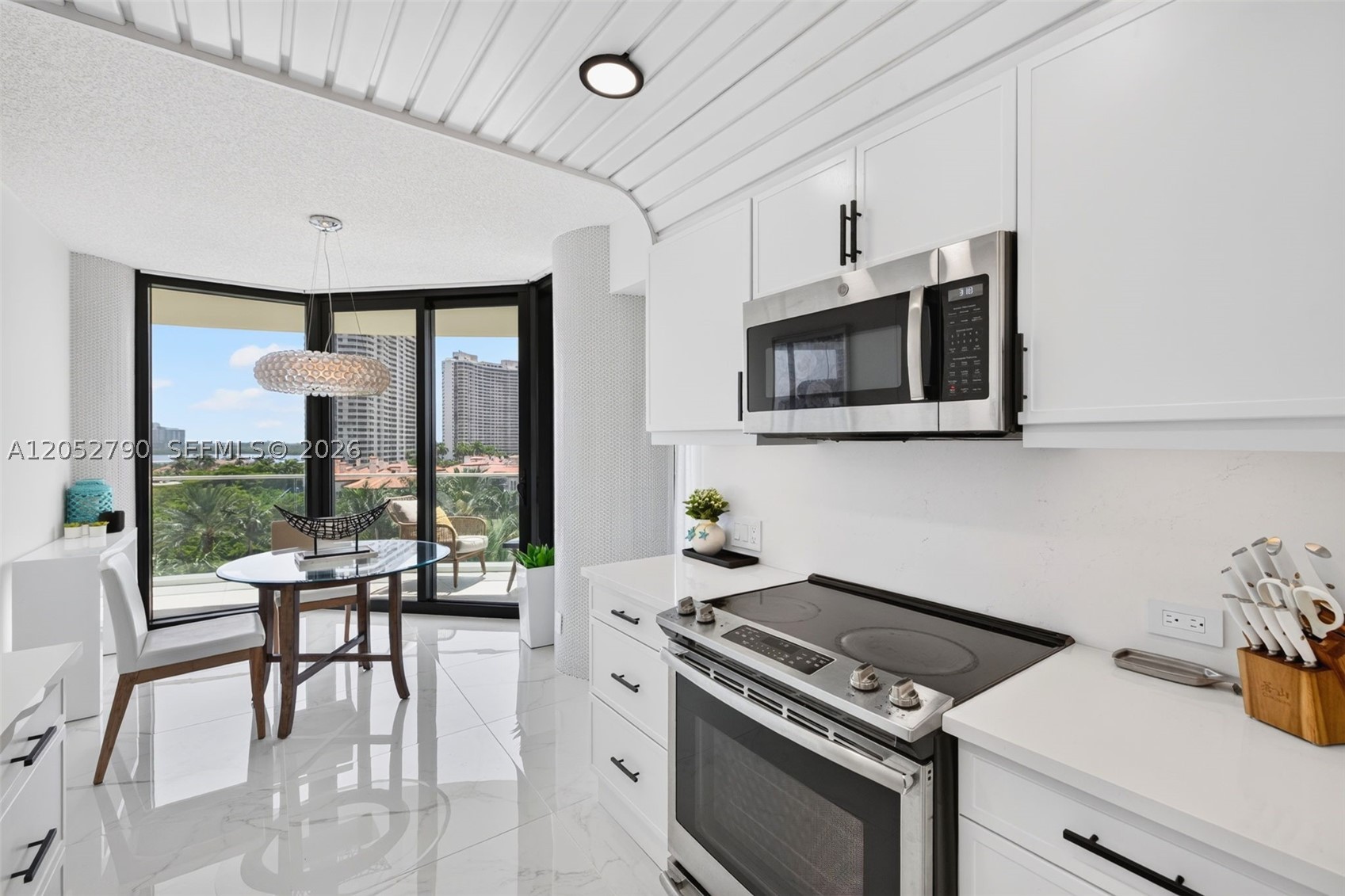 2800 Island Bl #904 Aventura, FL 33160