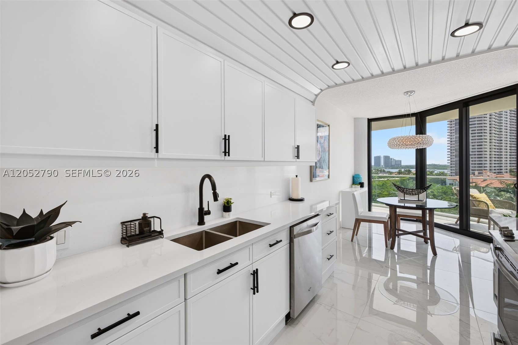 2800 Island Bl #904 Aventura, FL 33160