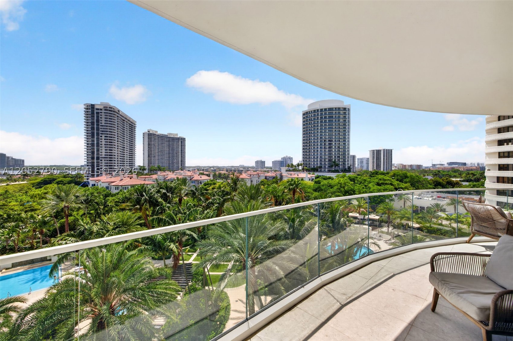 2800 Island Bl #904 Aventura, FL 33160