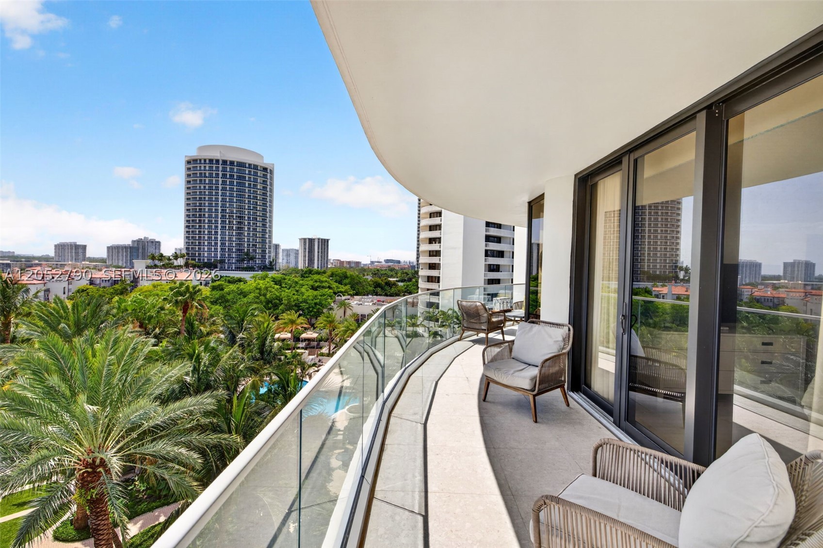 2800 Island Bl #904 Aventura, FL 33160