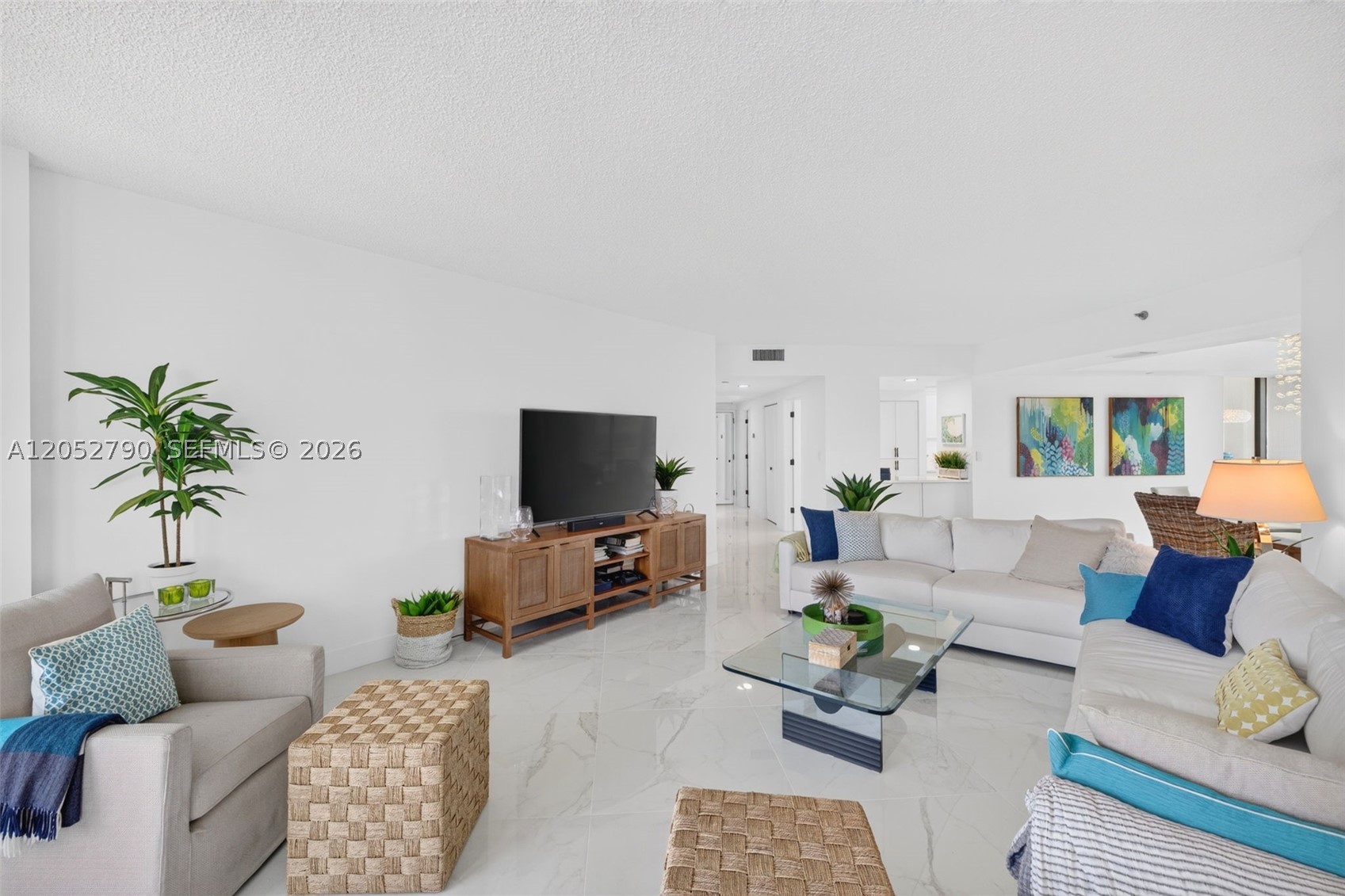 2800 Island Bl #904 Aventura, FL 33160
