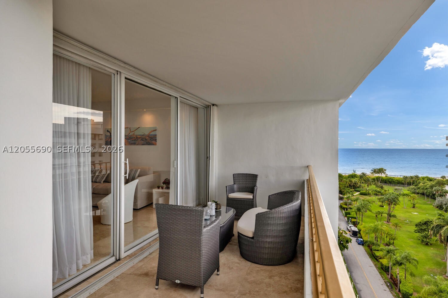 image Commodore Club West5