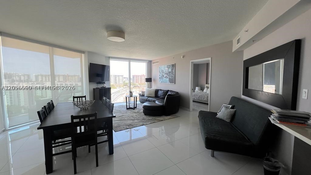 image St Tropez Sunny Isles9
