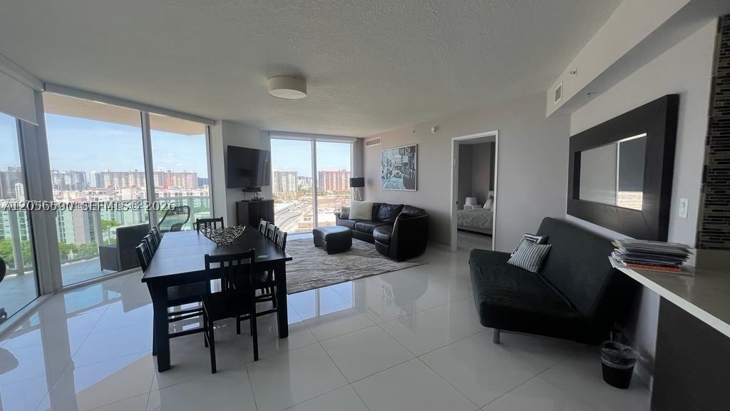image St Tropez Sunny Isles6