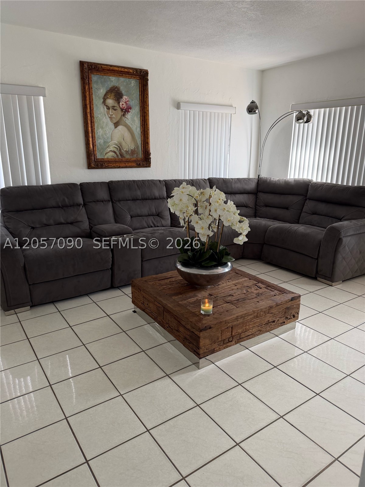 20 SW 48th Ave