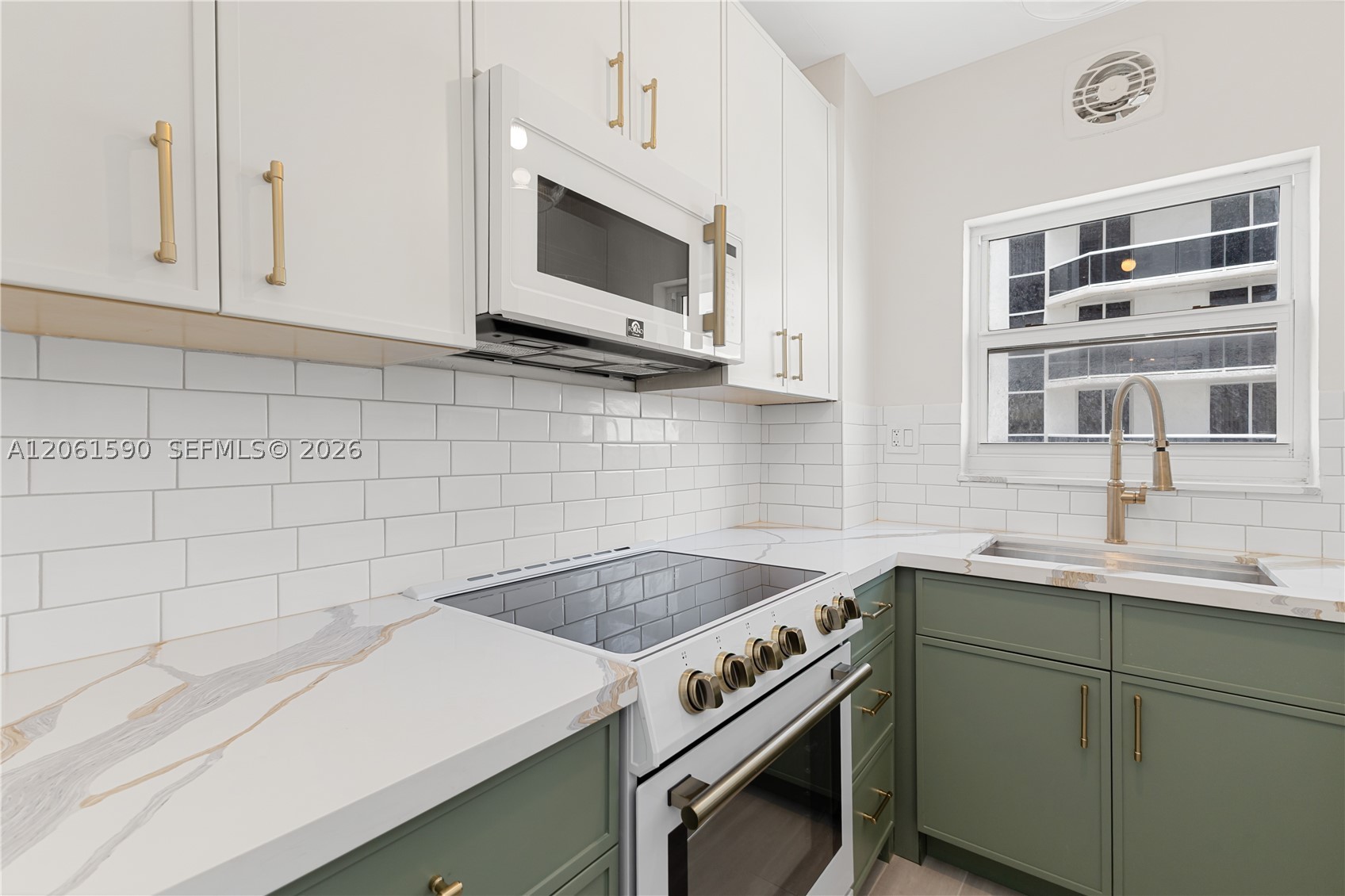 4747 Collins Ave #709