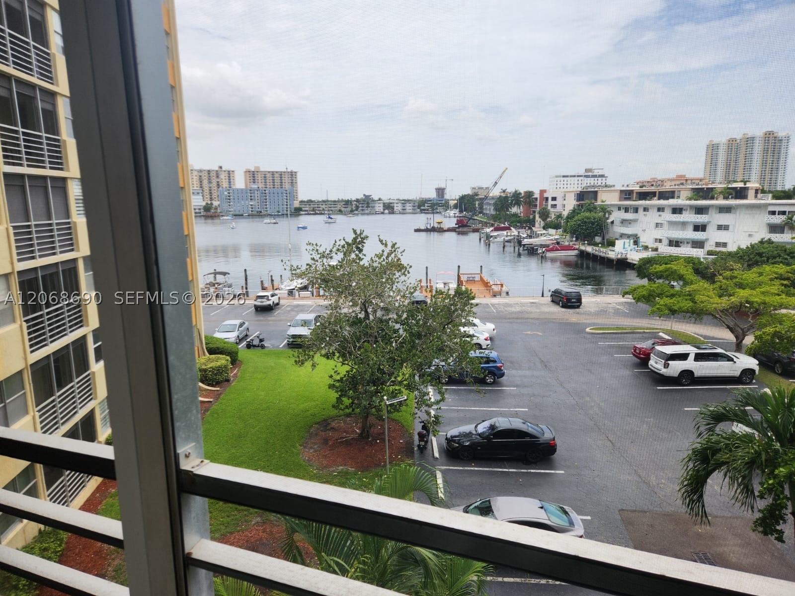 100 Golden Isles Dr #409
