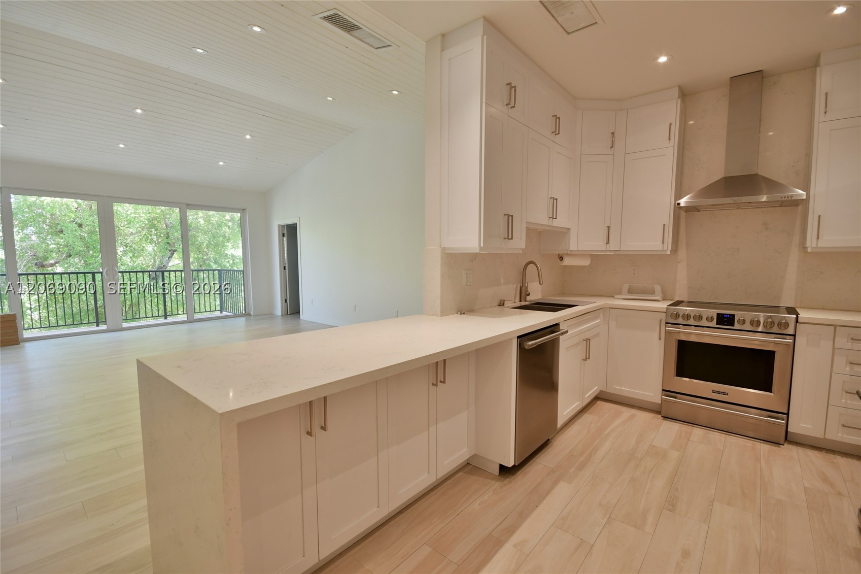 55 Ocean Ln Dr #4031