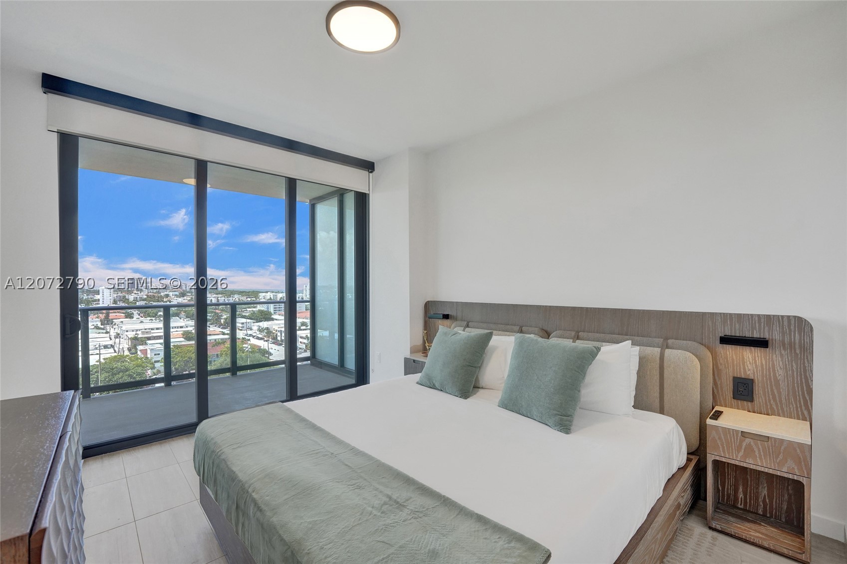580 72nd St #1012 Miami Beach, FL 33141