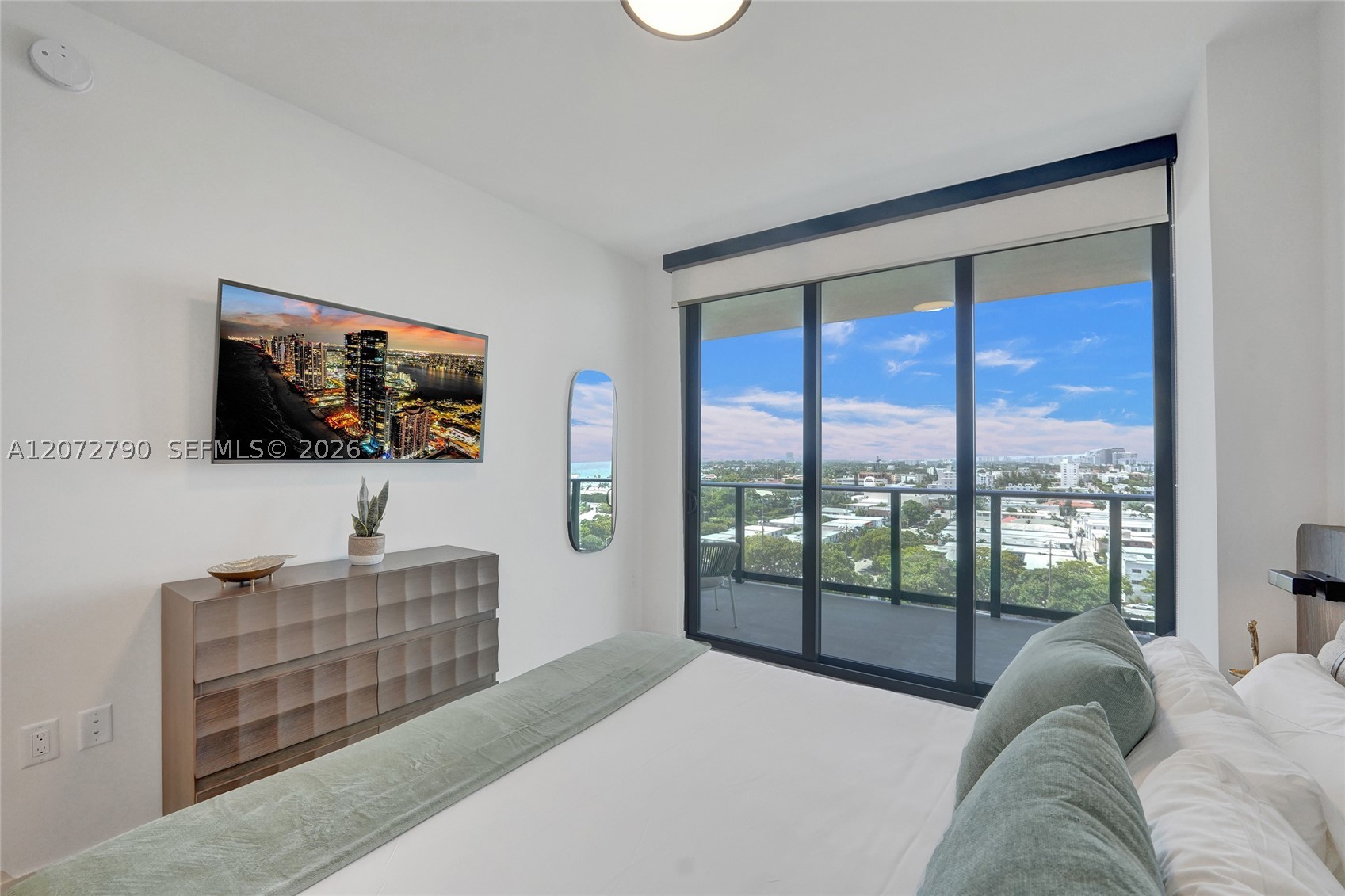 580 72nd St #1012 Miami Beach, FL 33141