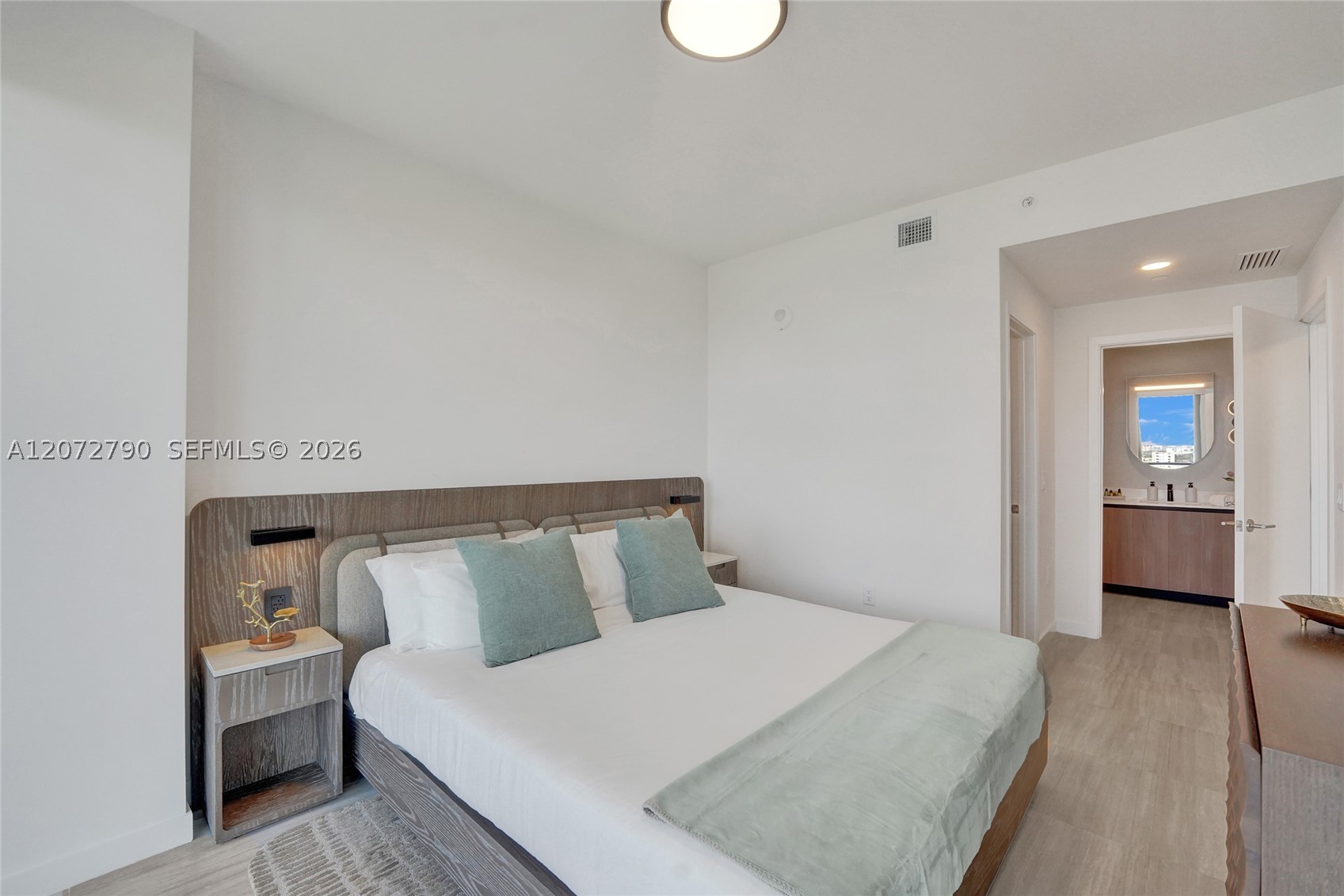 580 72nd St #1012 Miami Beach, FL 33141