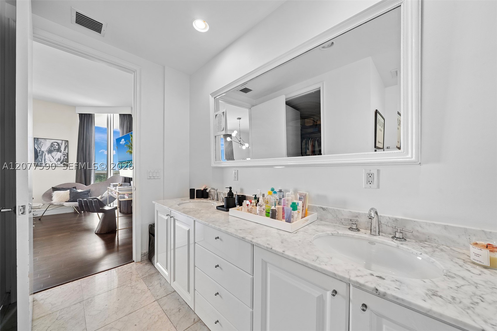 5801 Collins Ave #PH1600 Miami Beach, FL 33140