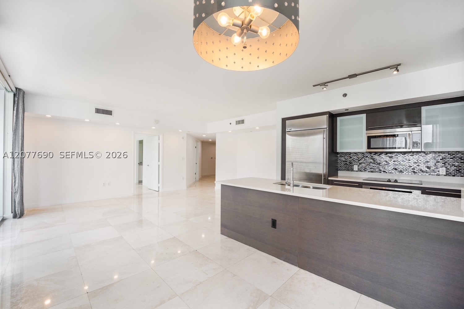 55 SE 6th St #3901
