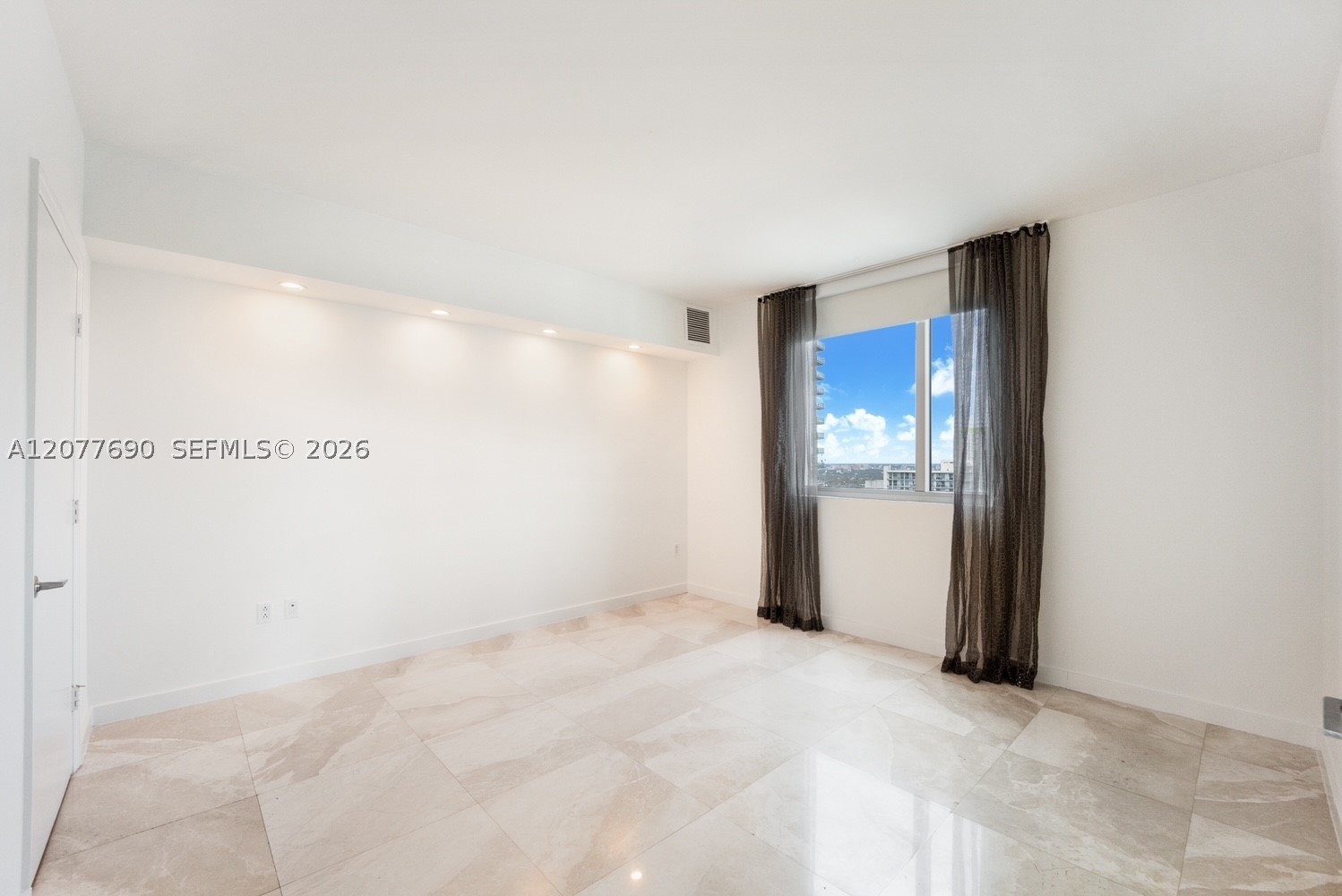 image 500 Brickell West10
