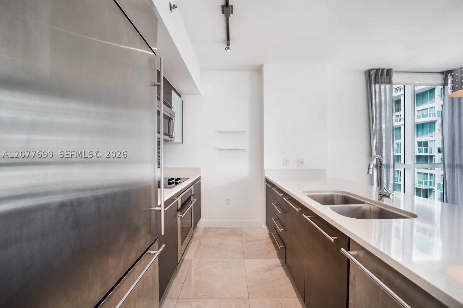 image 500 Brickell West6
