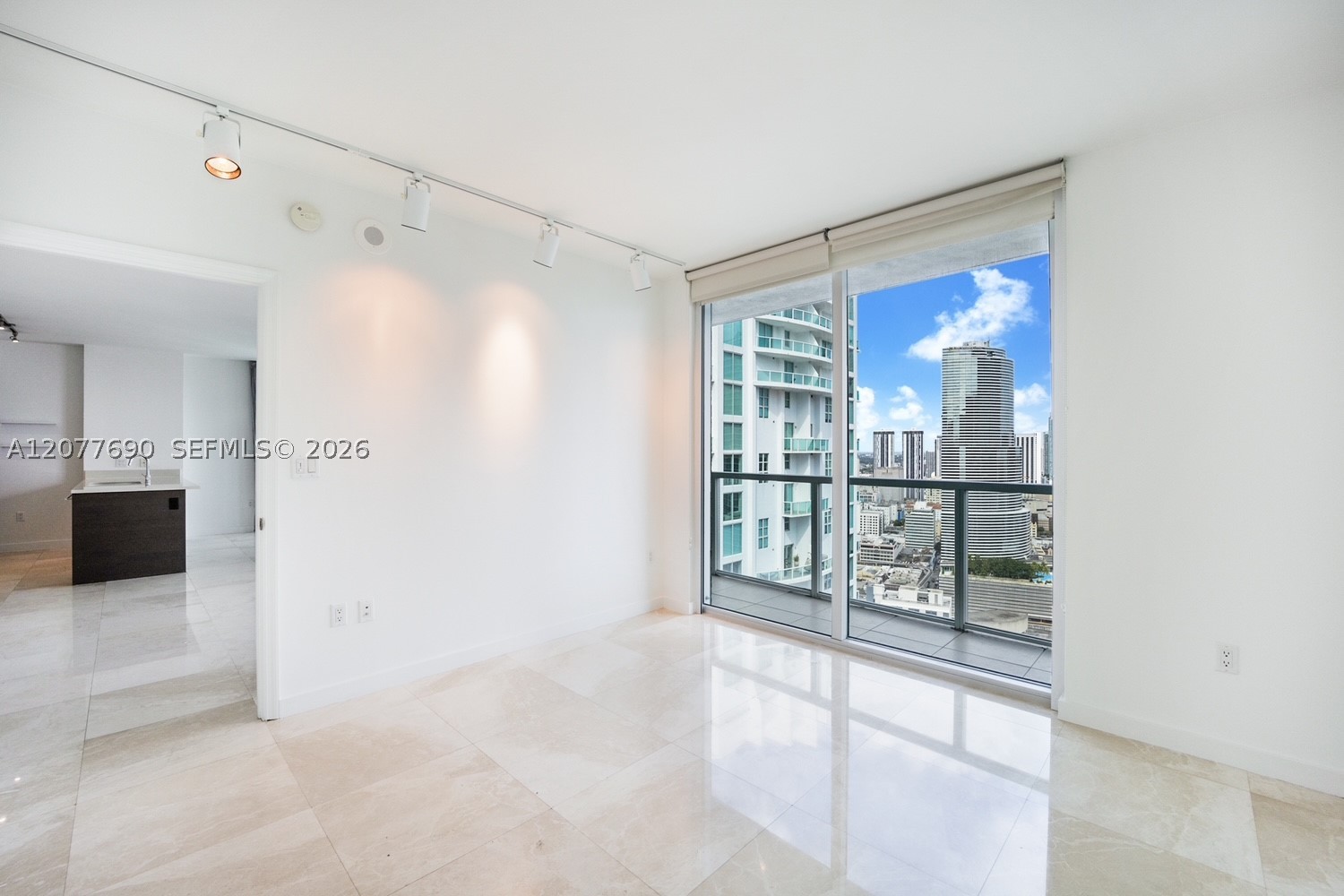 image 500 Brickell West8