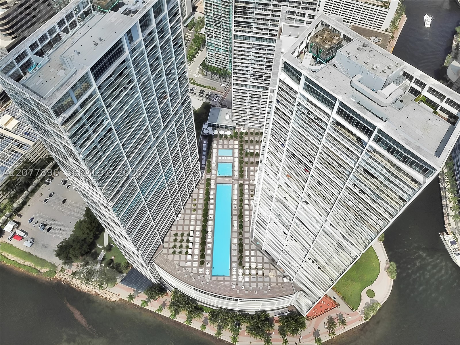495 Brickell Ave #2707