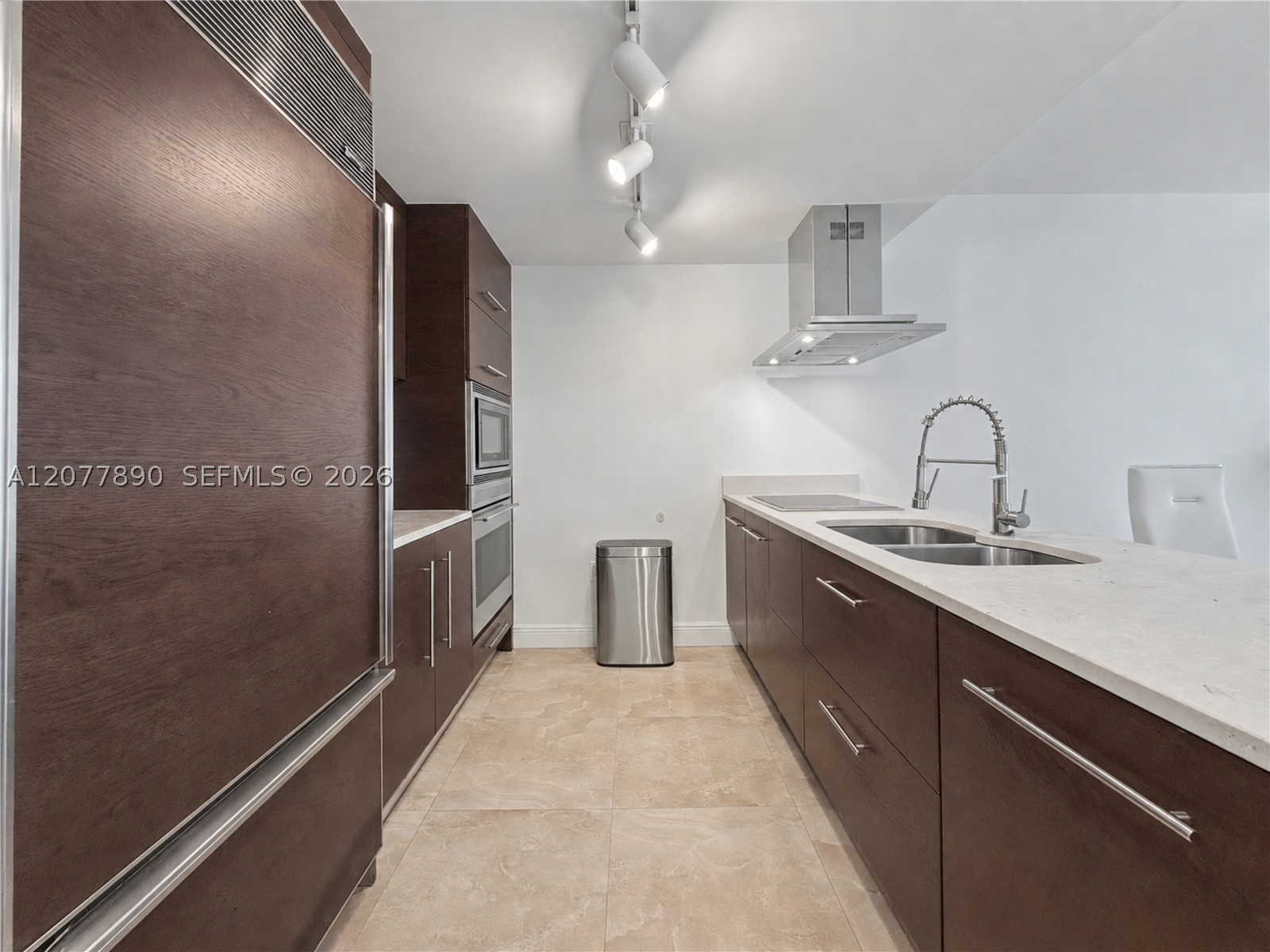 image Icon Brickell II6