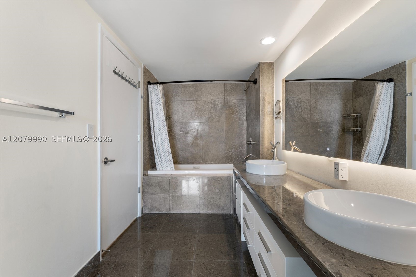 image Icon Brickell II15