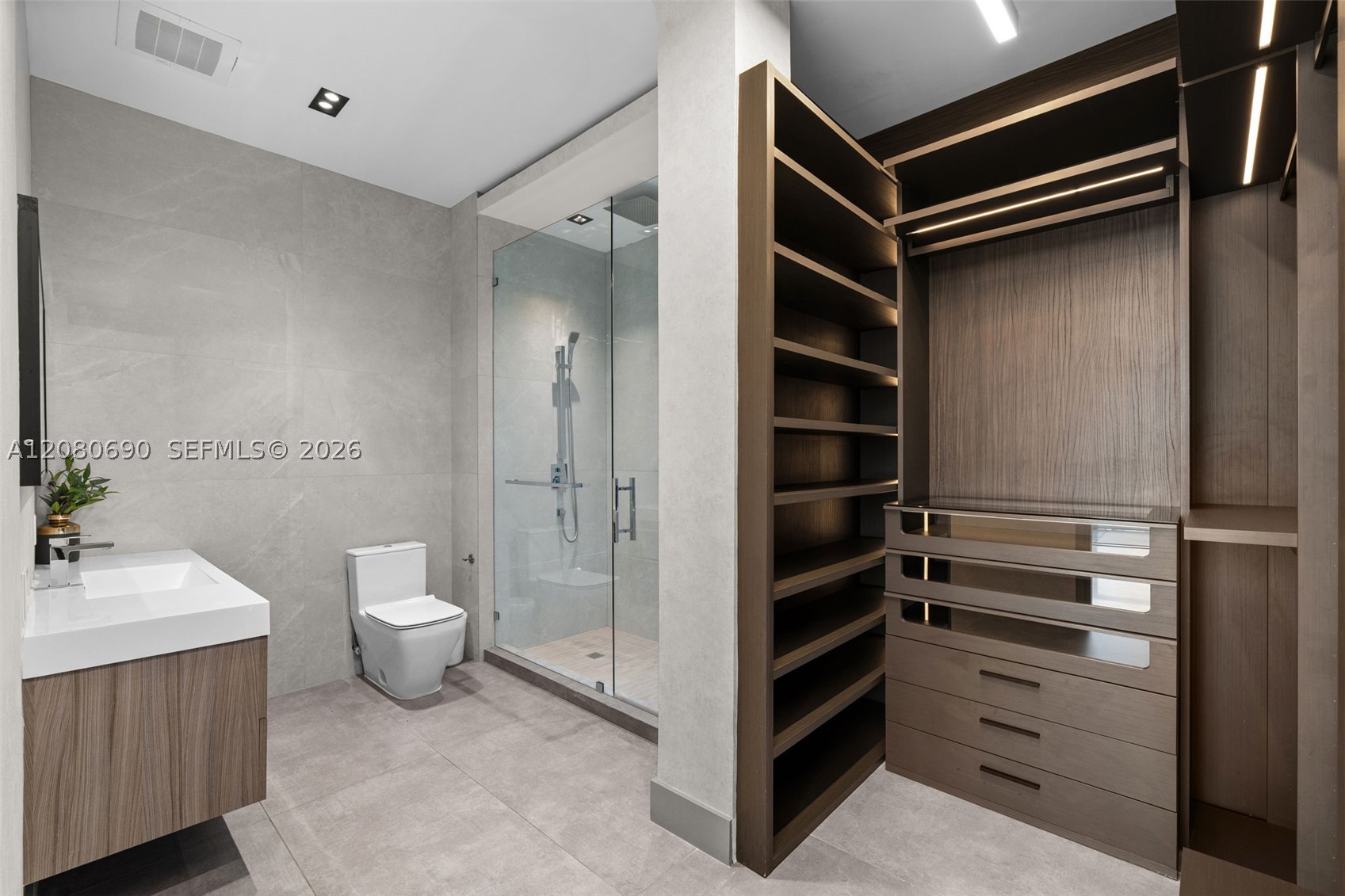 1300 Brickell Bay Dr #PH4400 Miami, FL 33131