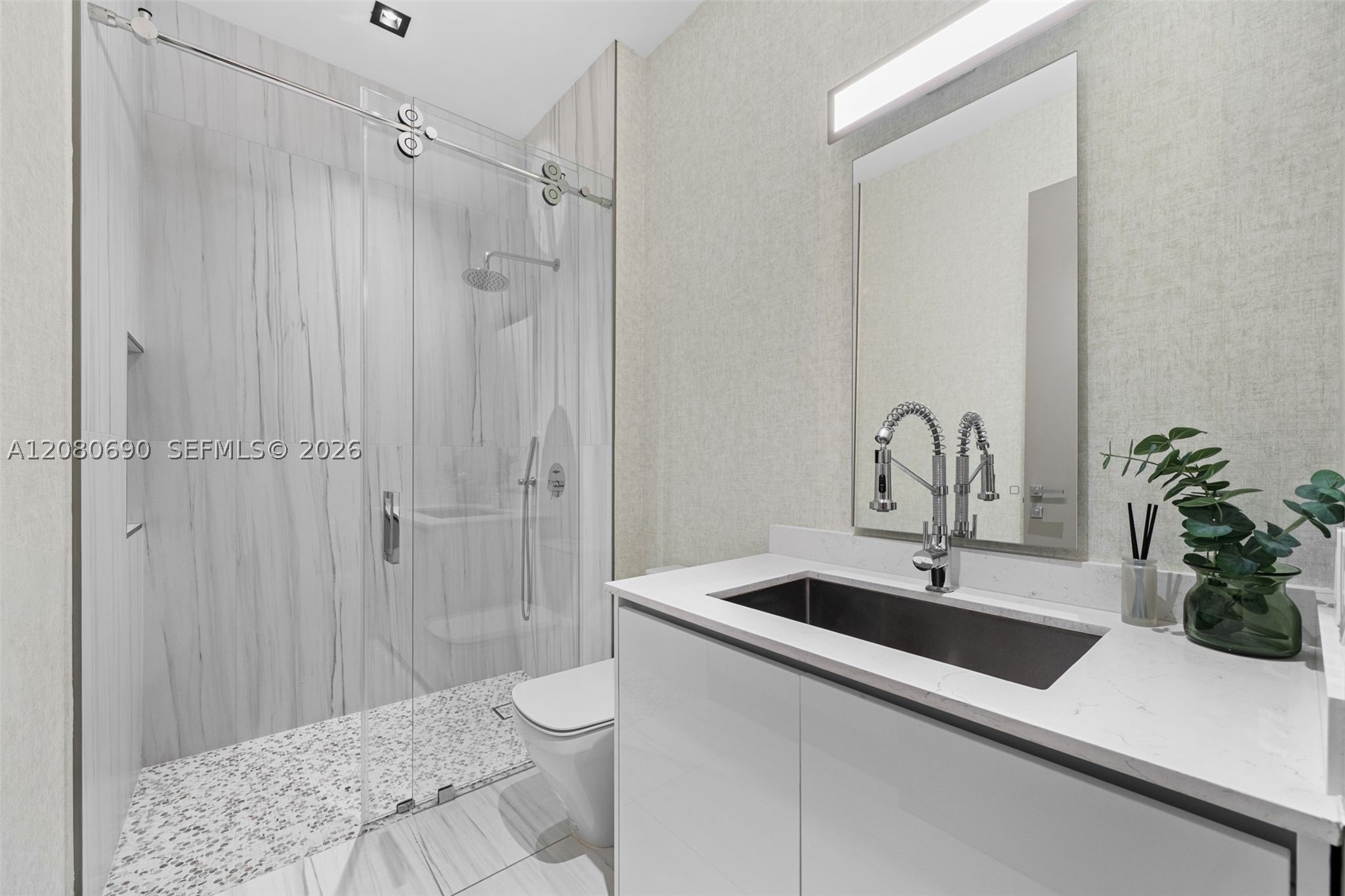 1300 Brickell Bay Dr #PH4400 Miami, FL 33131