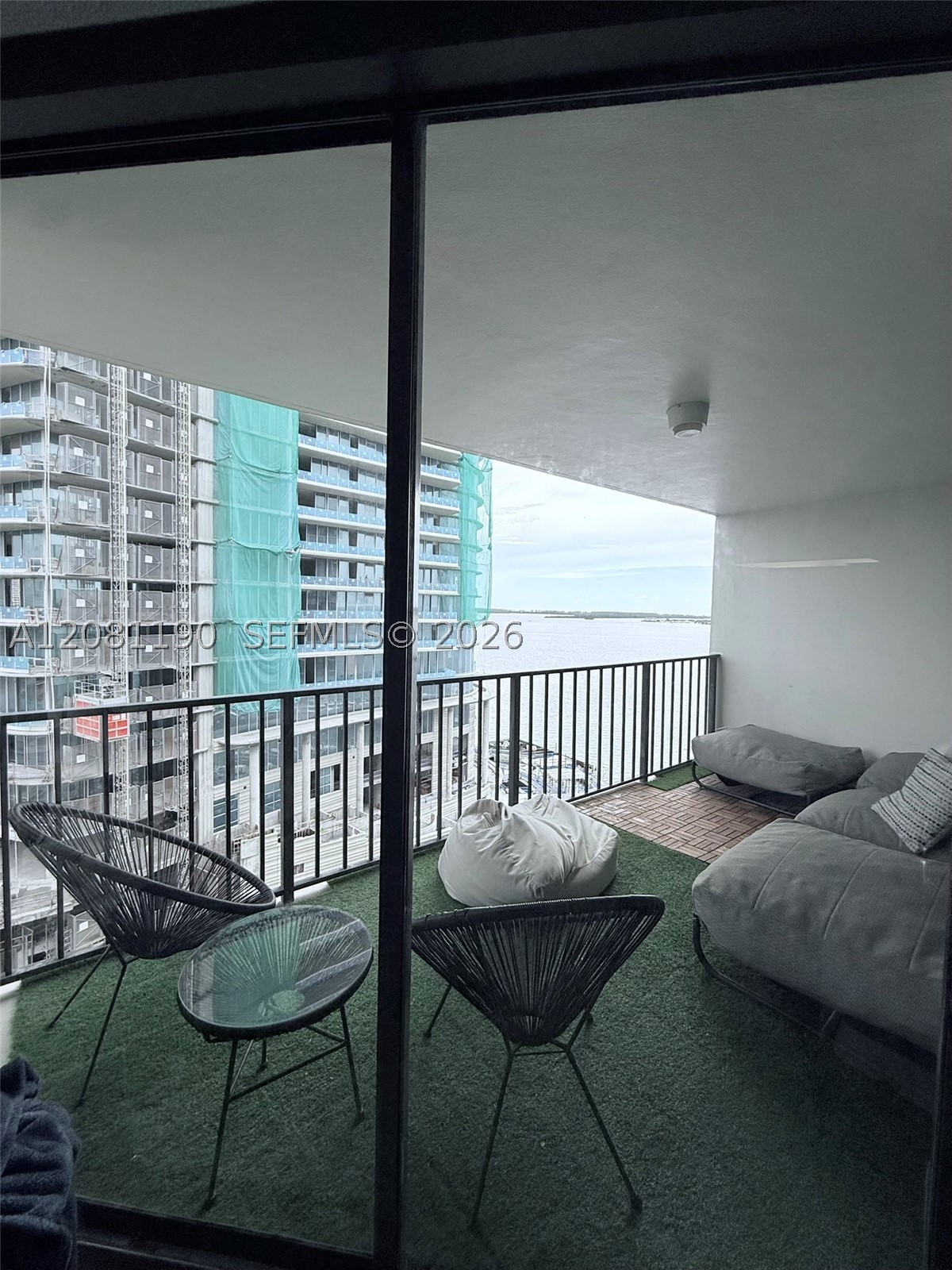 image Brickell Place I16