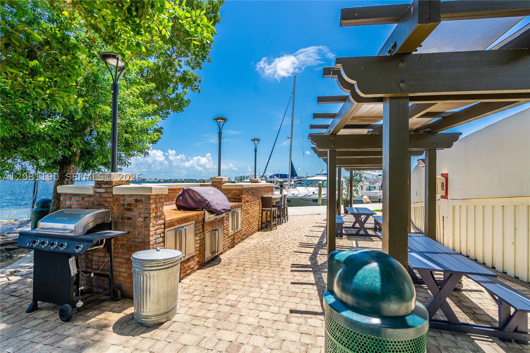 image Brickell Place I23