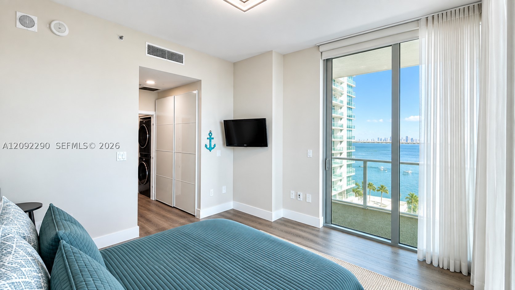 image Eloquence on the Bay22