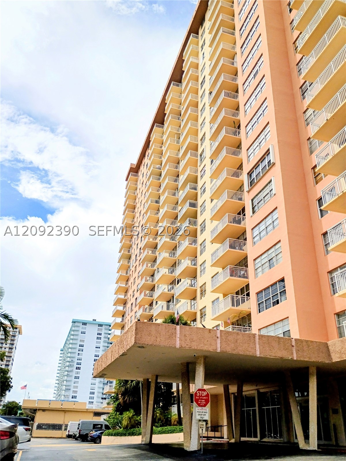 image Winston Towers 2001